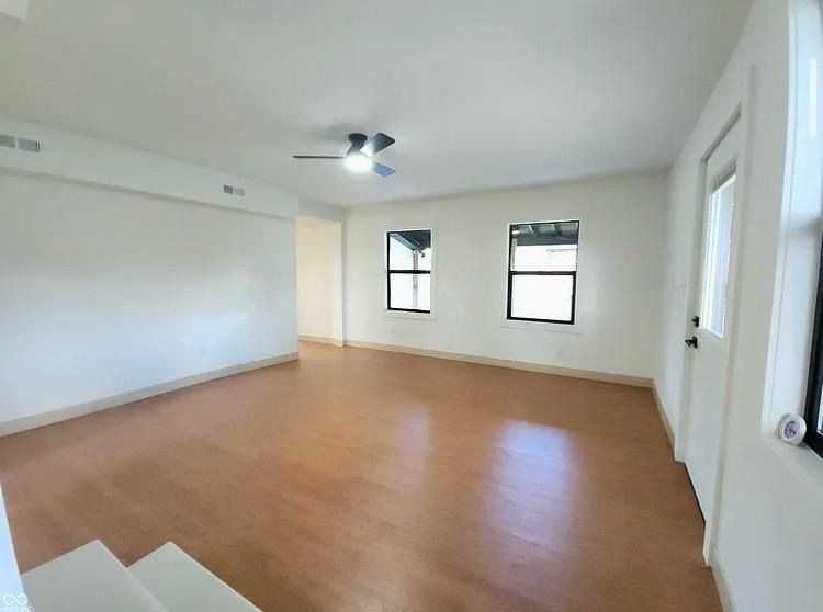 6138 Clinton St - Photo 2 of 18