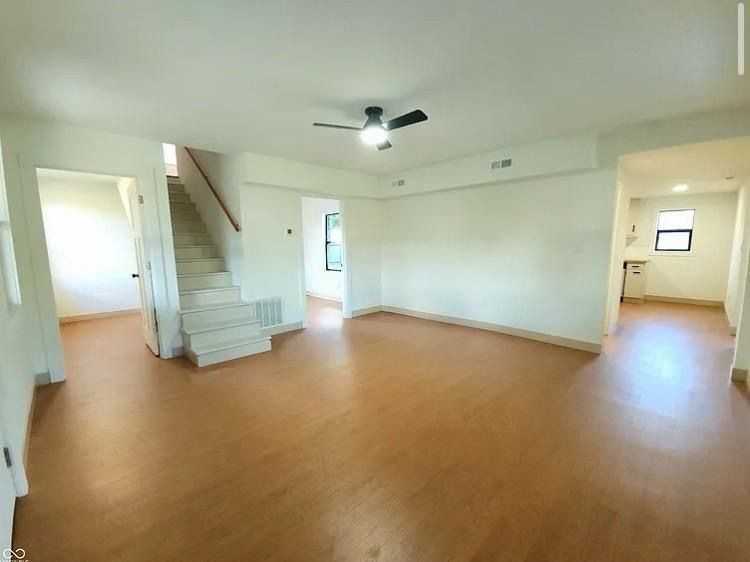 6138 Clinton St - Photo 3 of 18