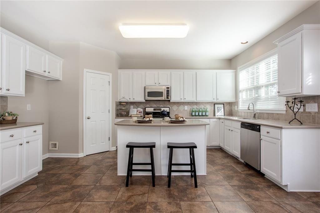 3810 Cabalzar Ln - Photo 5 of 44