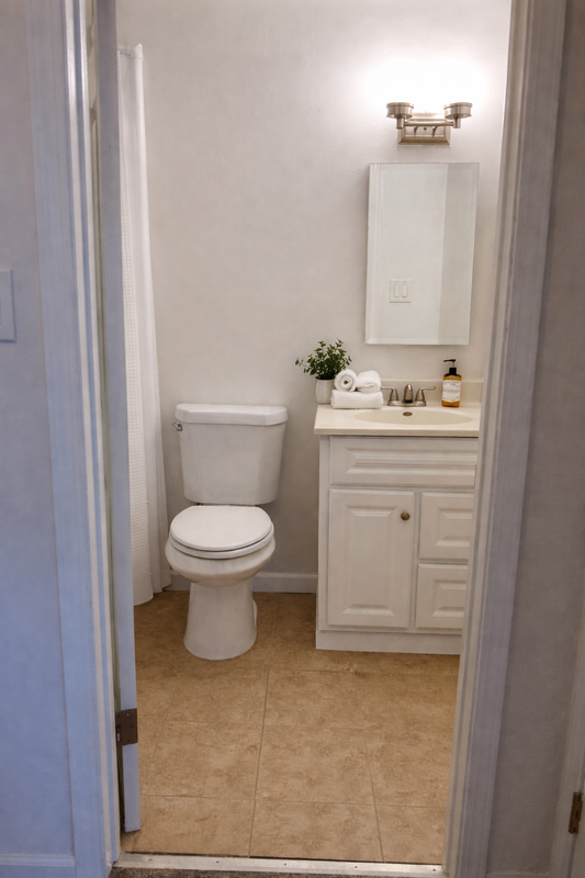 5062 Rhode Island Dr - Photo 4 of 24