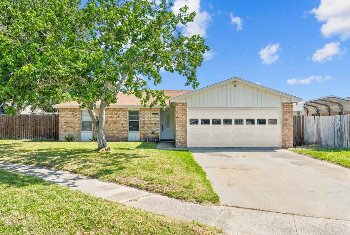 818 Saint Dominic Ct - Photo 2 of 3