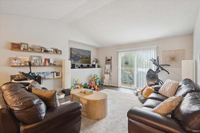 51701 Melwood Ct - Photo 2 of 14