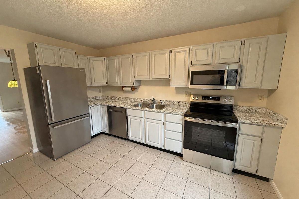 L4 Stonehedge Dr - Photo 5 of 28