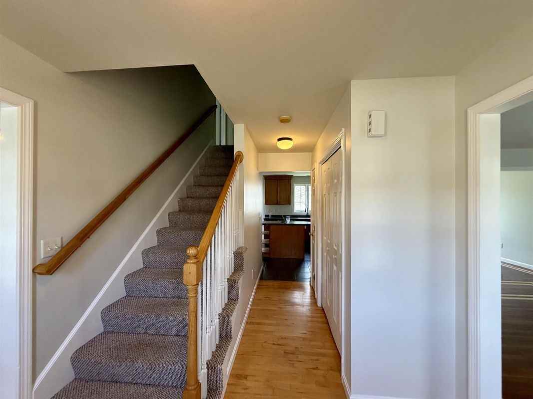 8 Normandy Way - Photo 2 of 24
