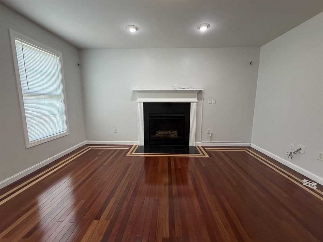 8 Normandy Way - Photo 3 of 24