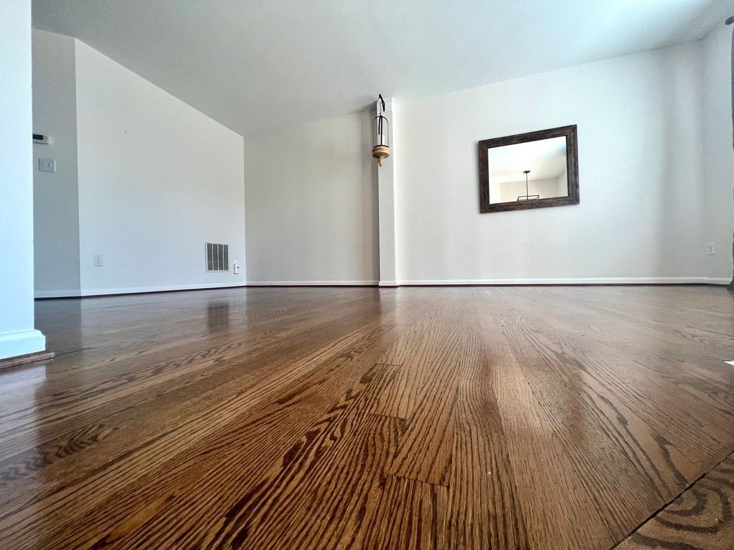 206 Connery Ter Sw - Photo 2 of 18