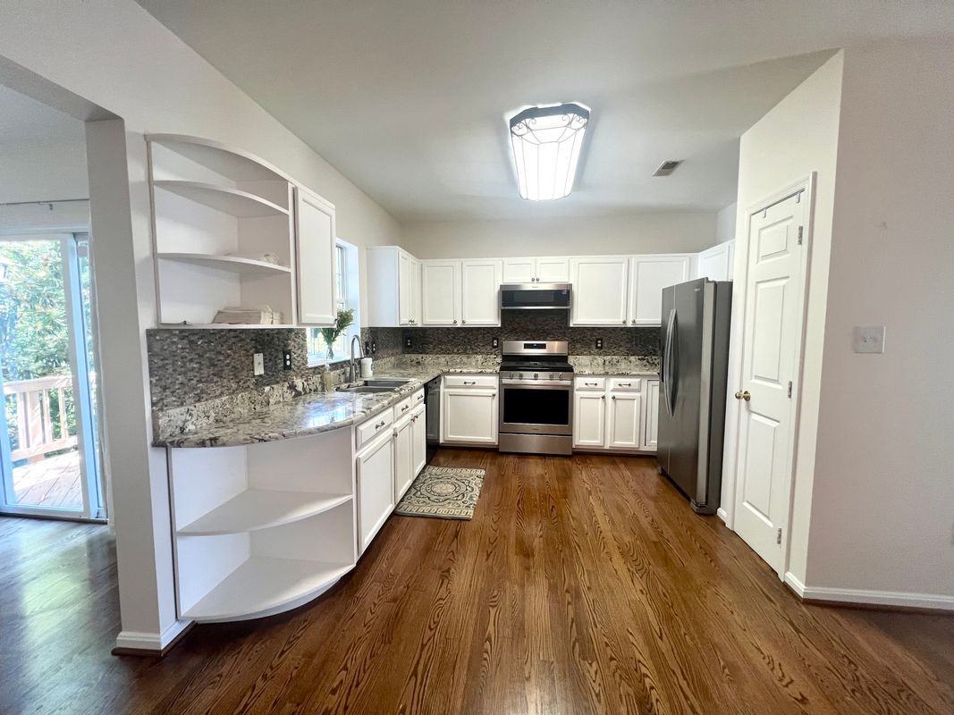 206 Connery Ter Sw - Photo 5 of 18