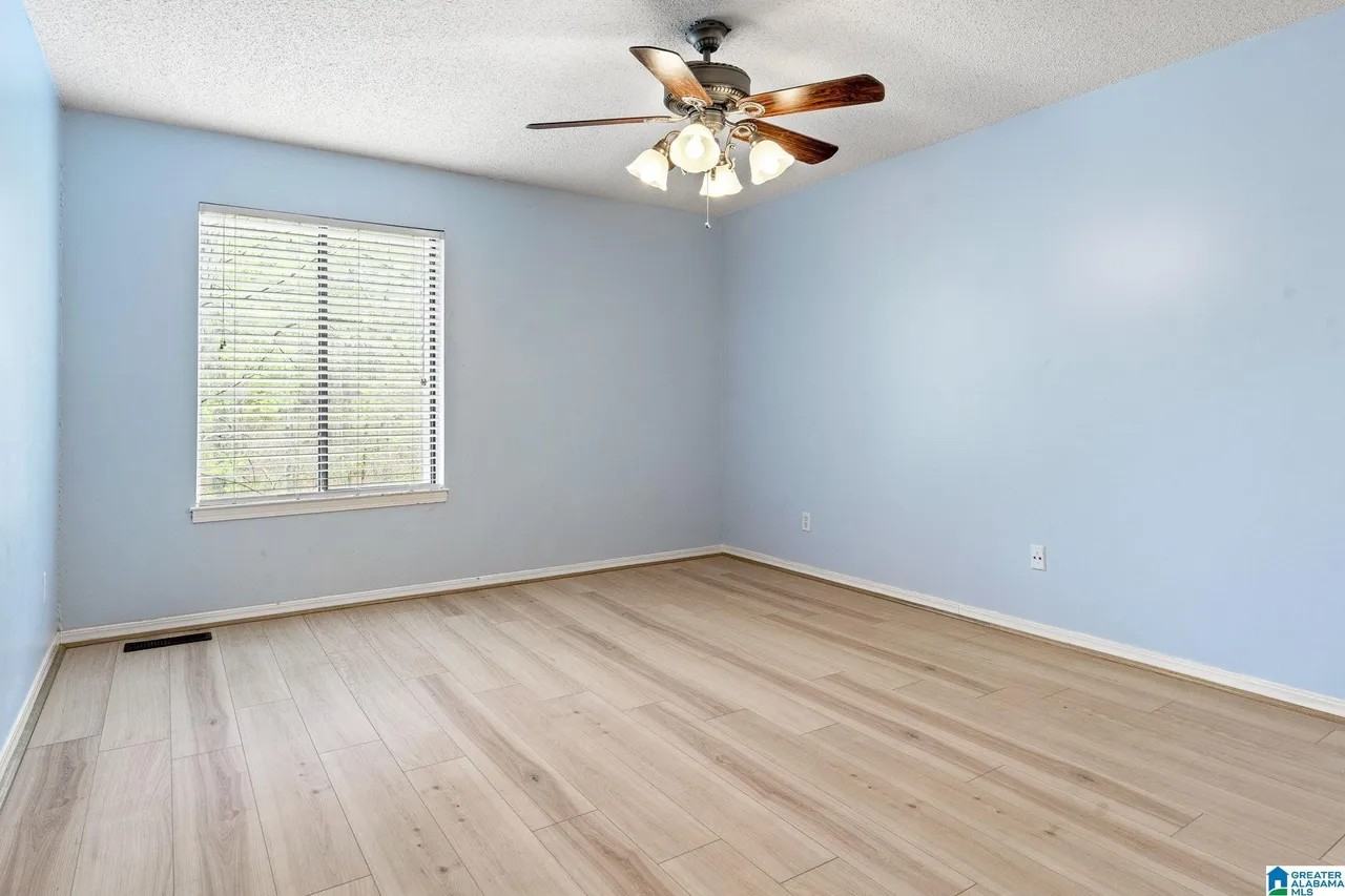 325 Heath Drive - Photo 7 of 24