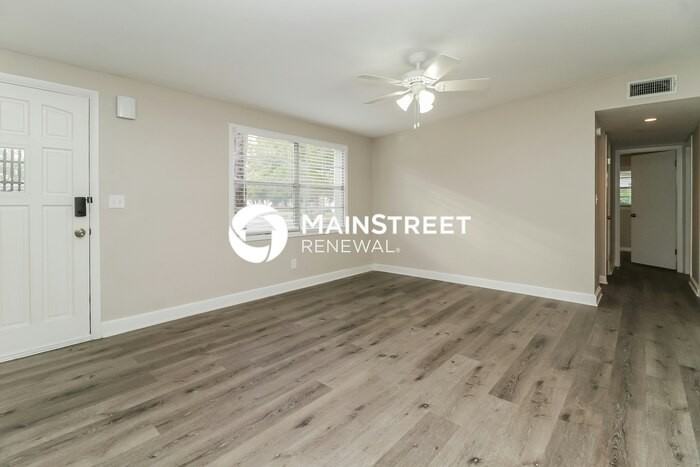 950 Lormann Cir - Photo 5 of 16