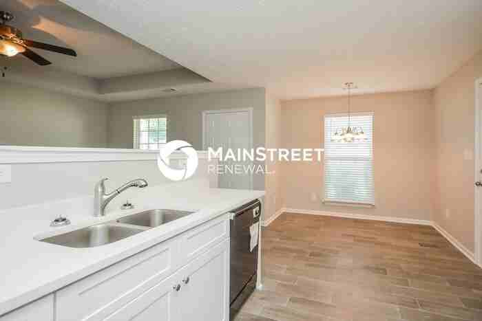 1040 Overlook St - Photo 7 of 16