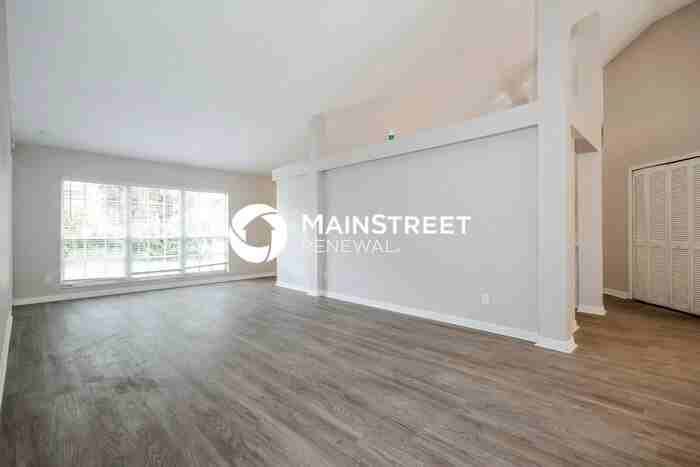 15313 Heathridge Dr - Photo 4 of 16