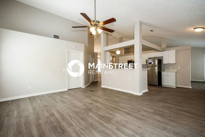 15313 Heathridge Dr - Photo 5 of 16