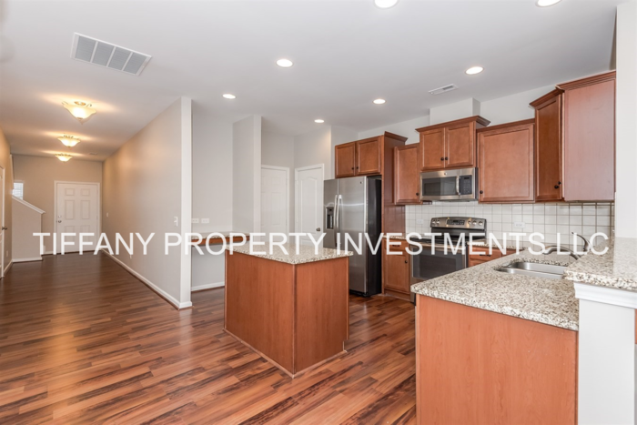 8219 Romana Red Ln - Photo 7 of 19