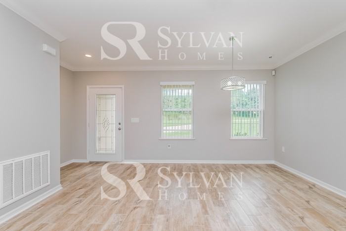 4288 Landover Blvd - Photo 3 of 16