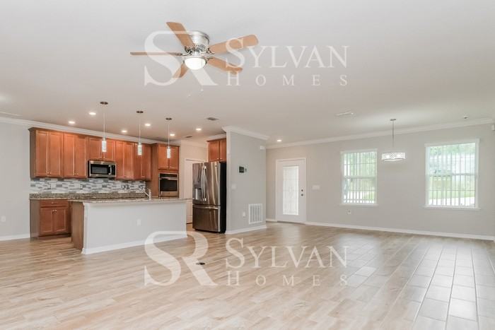 4288 Landover Blvd - Photo 5 of 16