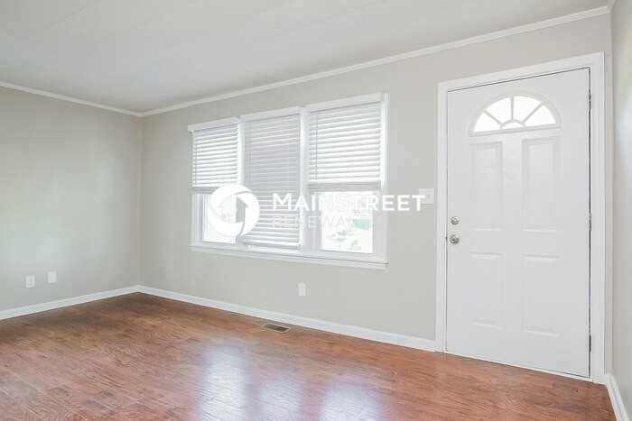 827 Elmira Ave - Photo 4 of 16