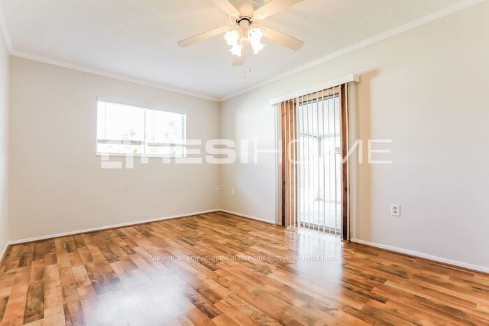 1020 Hope St - Photo 6 of 23