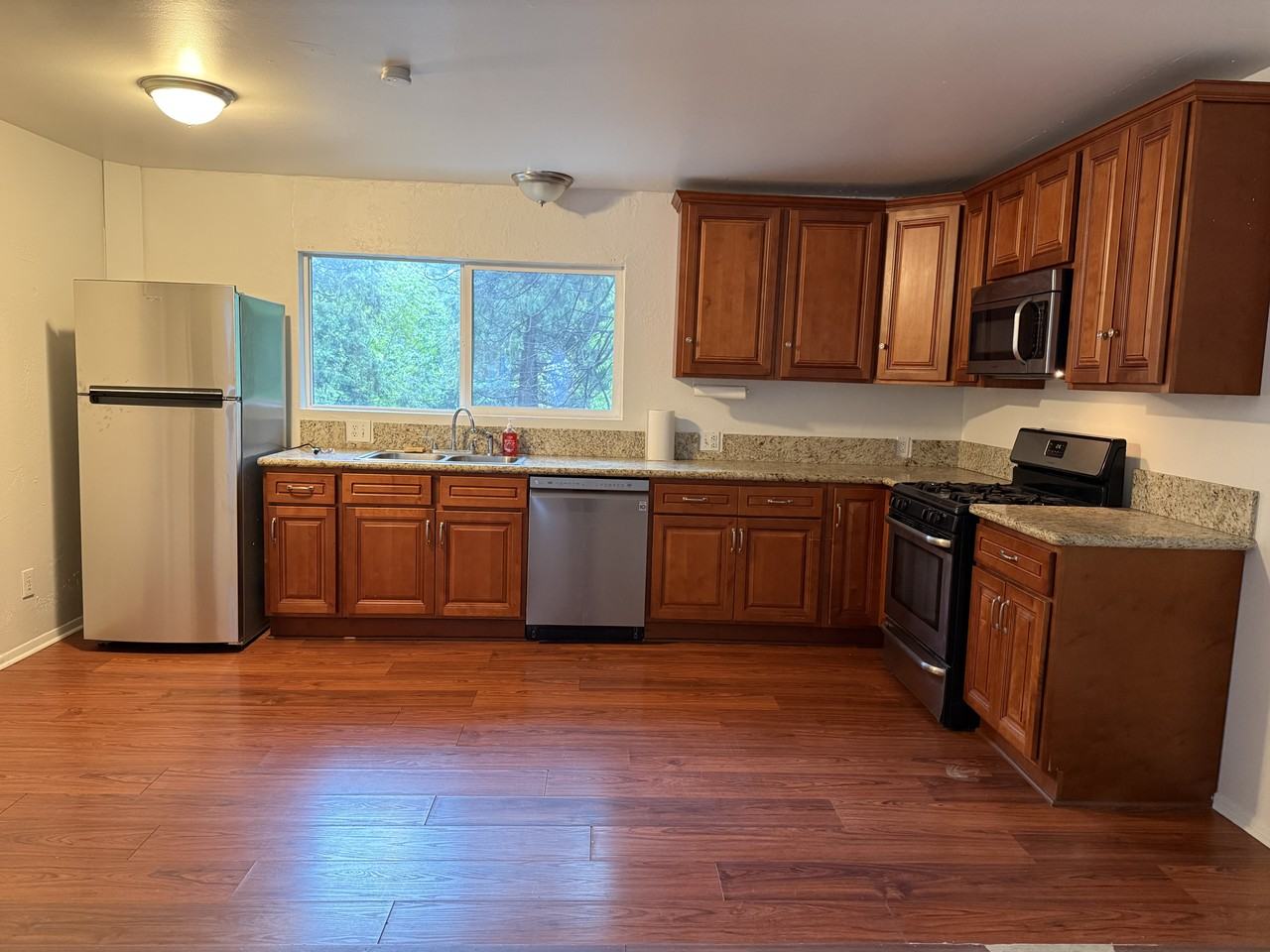 767 Woodland Rd #1 - Photo 4 of 16