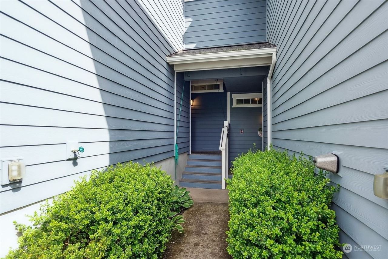 905 225th Pl Se #2 - Photo 2 of 20