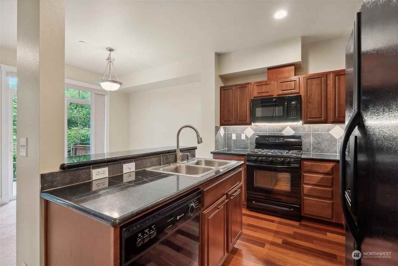 905 225th Pl Se #2 - Photo 7 of 20