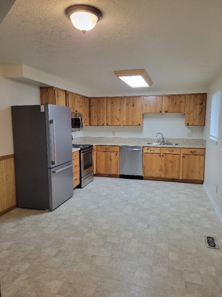 3216 Starlight Ave #NA - Photo 2 of 13