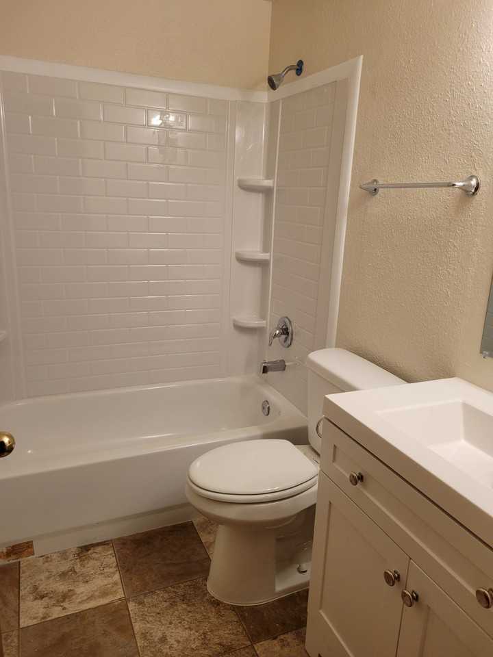 1107 S Ivy St - Photo 6 of 9