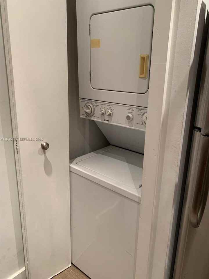 911 E Ponce De Leon Blvd #403 - Photo 4 of 19