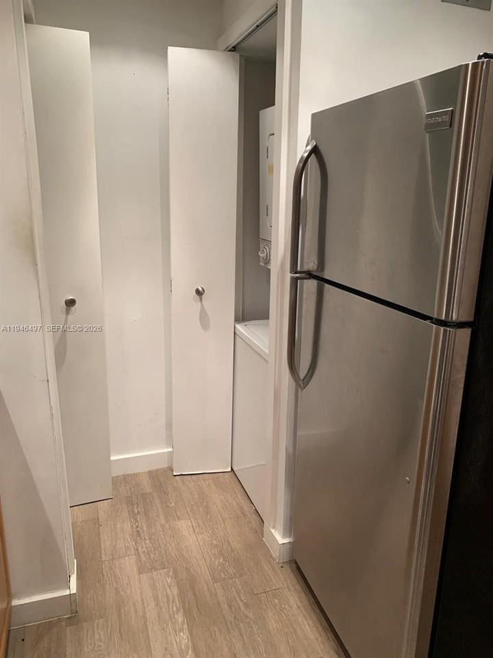 911 E Ponce De Leon Blvd #403 - Photo 5 of 19