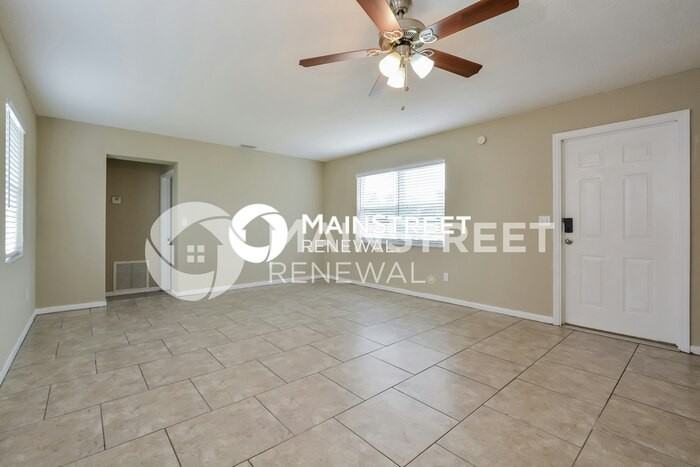 878 Crawford St - Photo 5 of 16