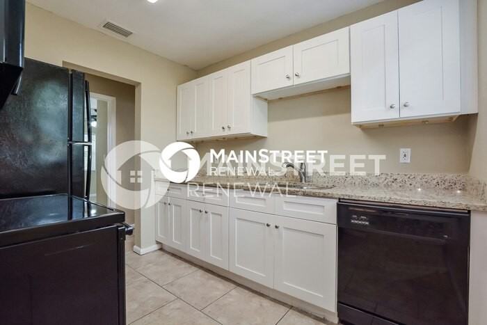 878 Crawford St - Photo 6 of 16