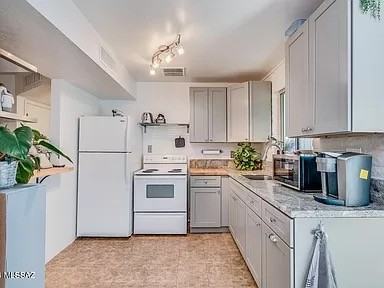 3033 N Cherry Ave #NA - Photo 6 of 13