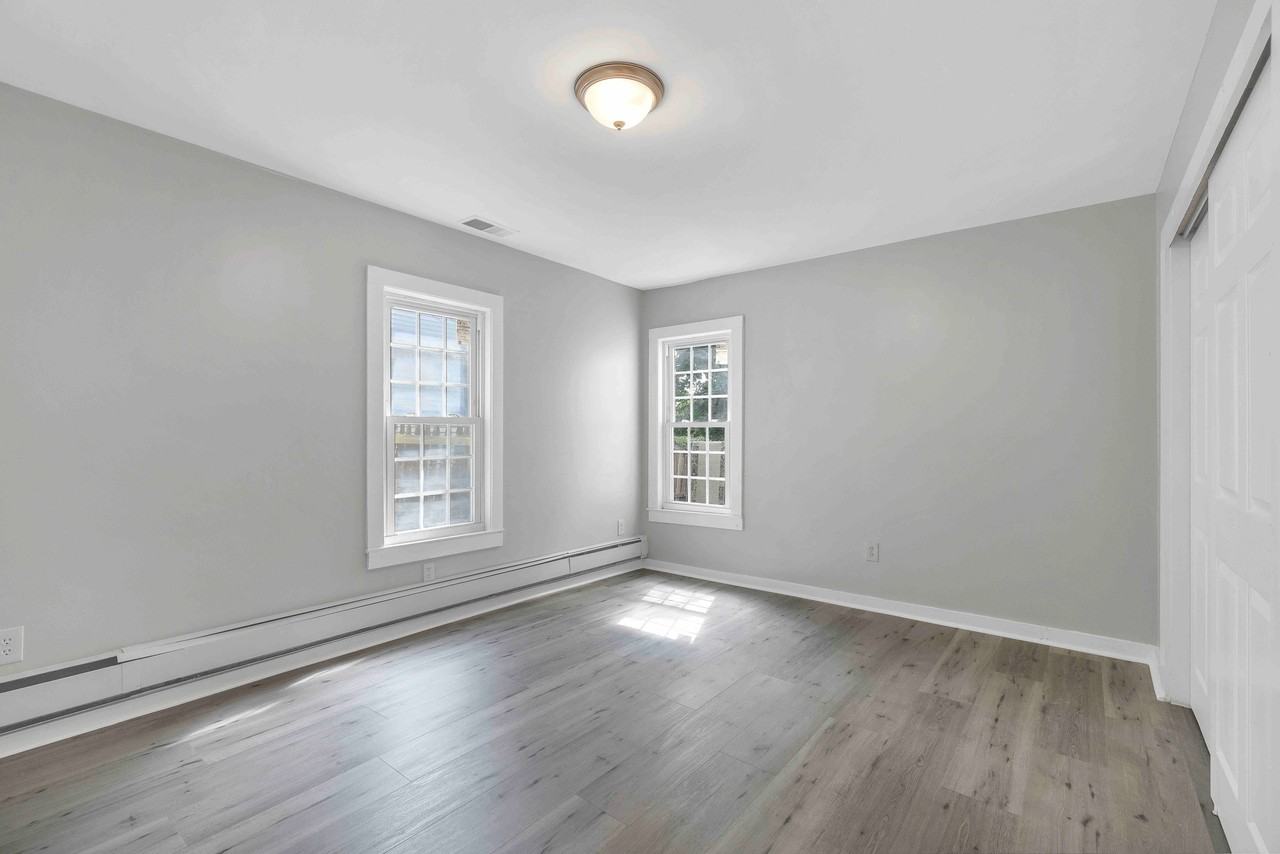 102 Wawayanda Ave #1 - Photo 4 of 8