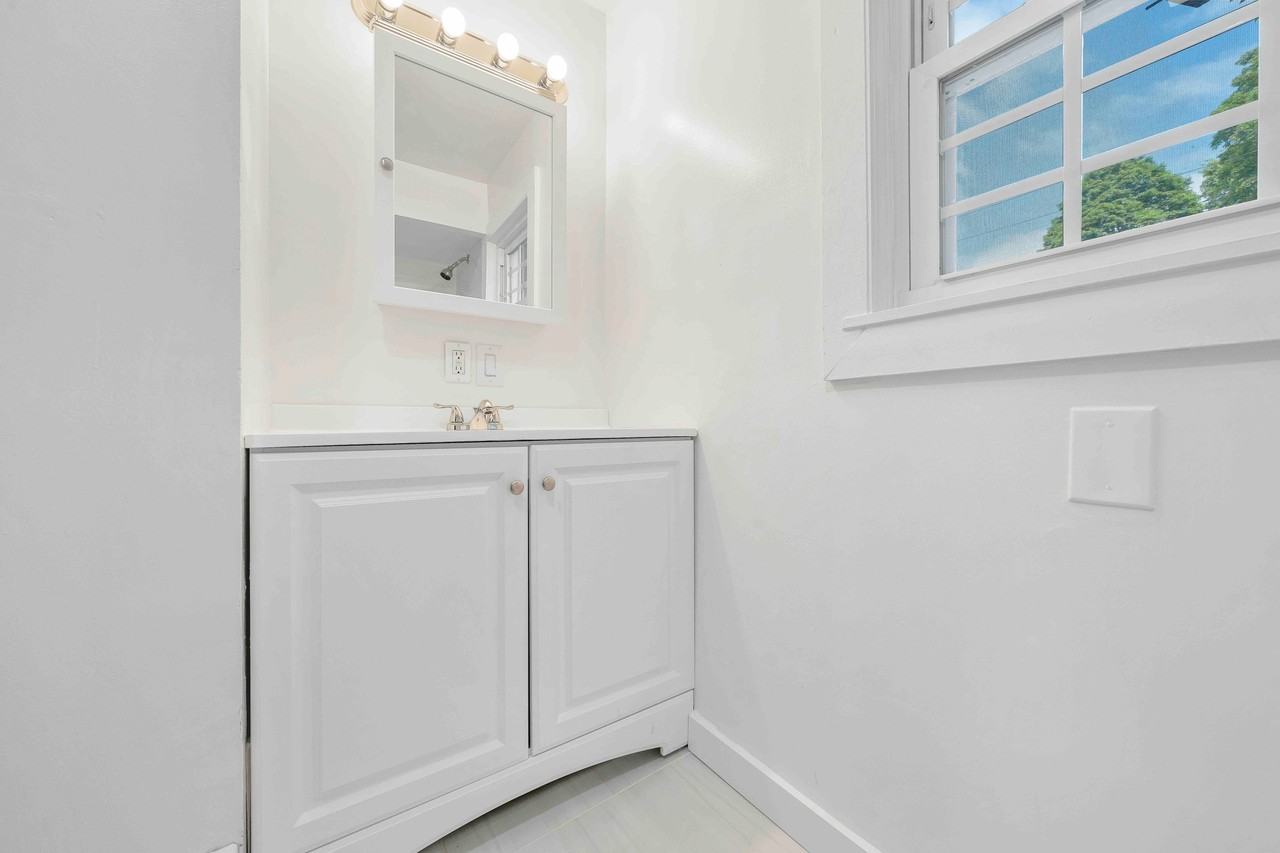 102 Wawayanda Ave #1 - Photo 7 of 8