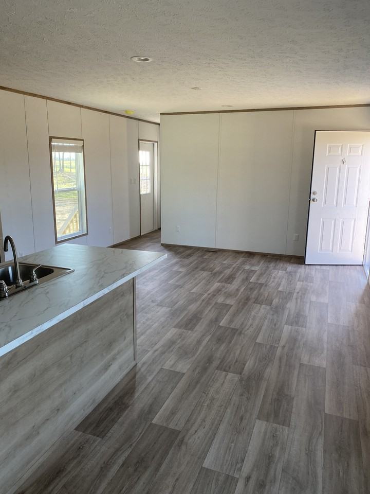 181 W Everett St #NA - Photo 2 of 7