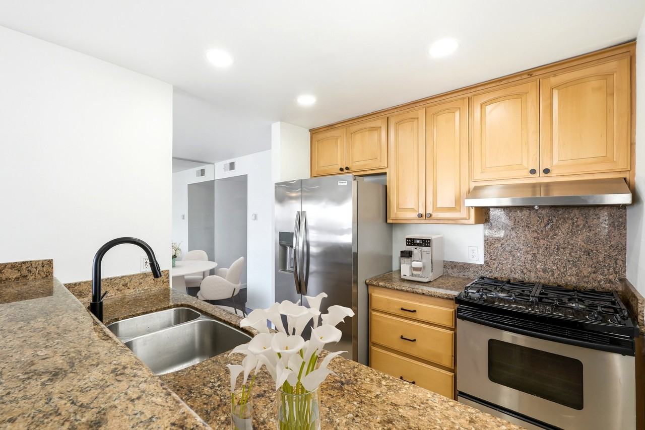 320 Hermosa Ave #102 - Photo 6 of 17