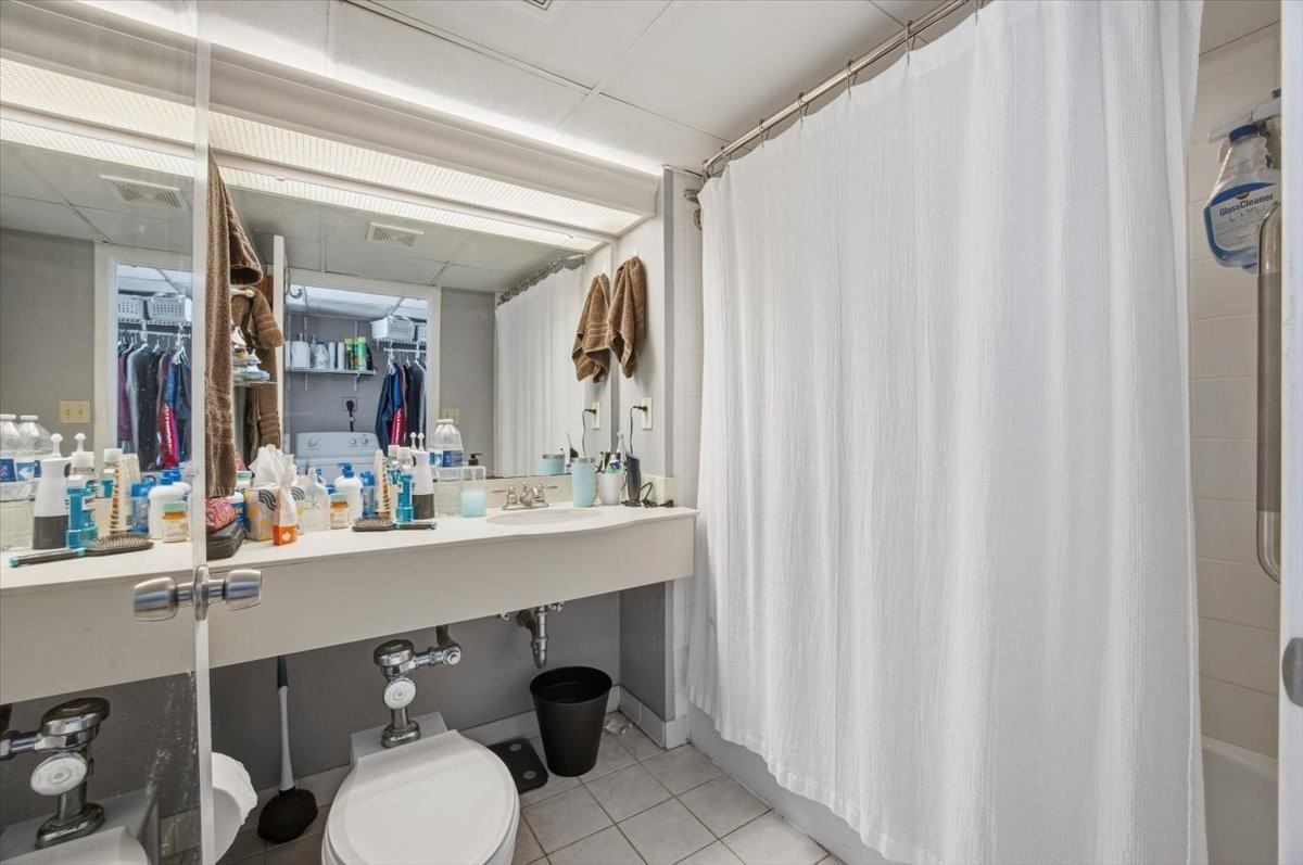 151 E Washington St #406 - Photo 5 of 19