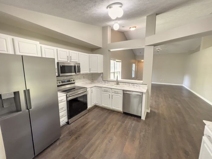 10727 N Park Ave - Photo 2 of 23