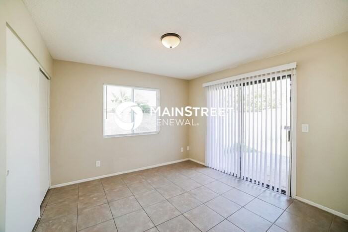 7148 W Merrell St - Photo 6 of 16