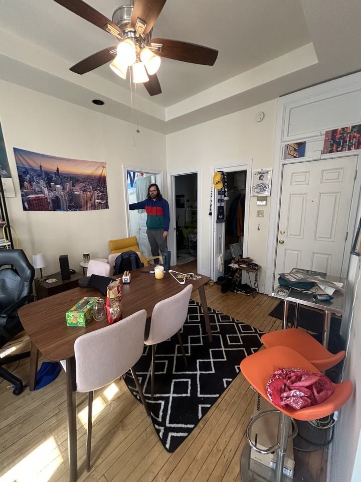 1048 N Marshfield Ave #2R - Photo 2 of 14