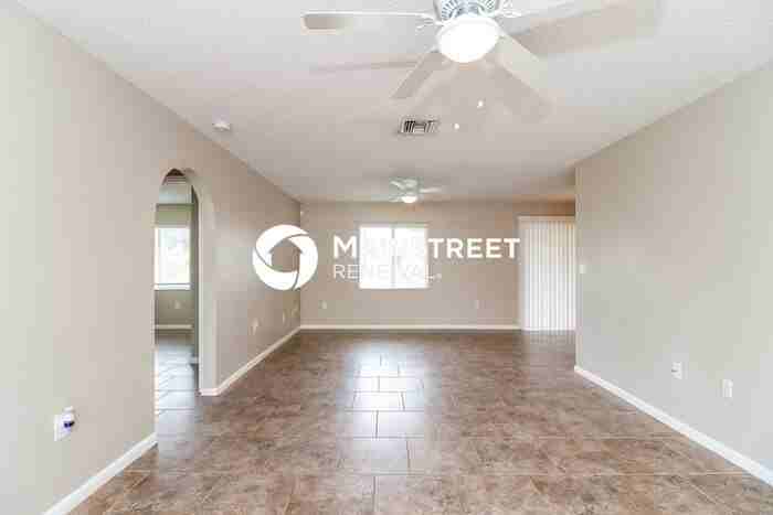 7550 Garry Rd - Photo 4 of 16