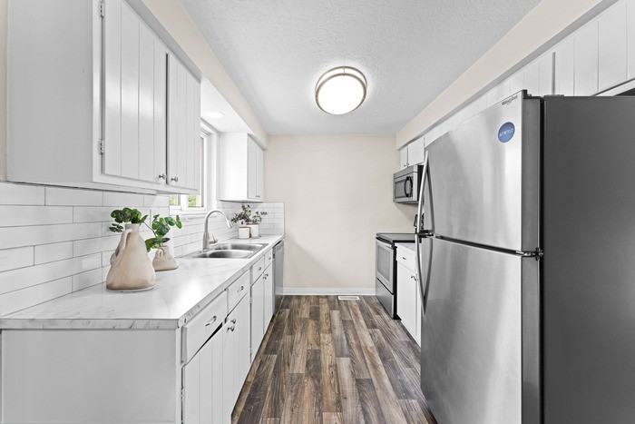 2077 S Atlantic St - Photo 4 of 25