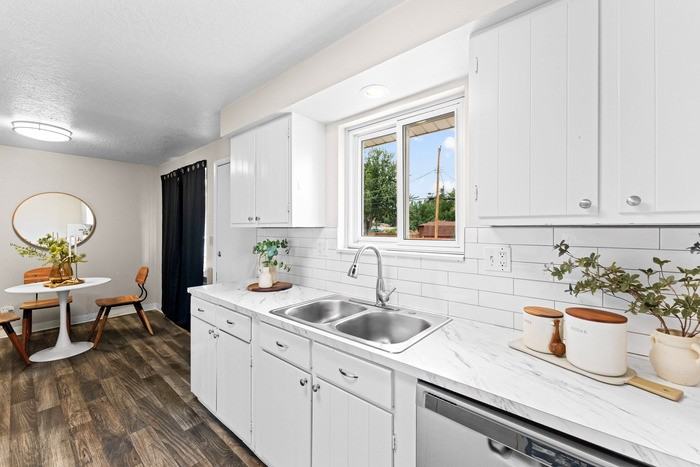 2077 S Atlantic St - Photo 7 of 25