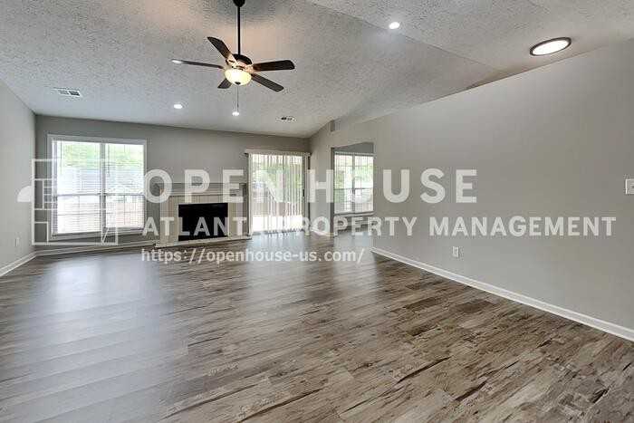 4018 River Rock Way - Photo 4 of 20