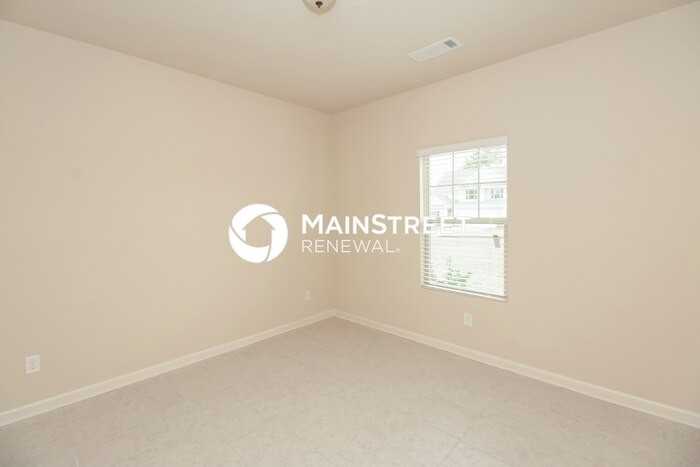 35 Michelle Way - Photo 4 of 15