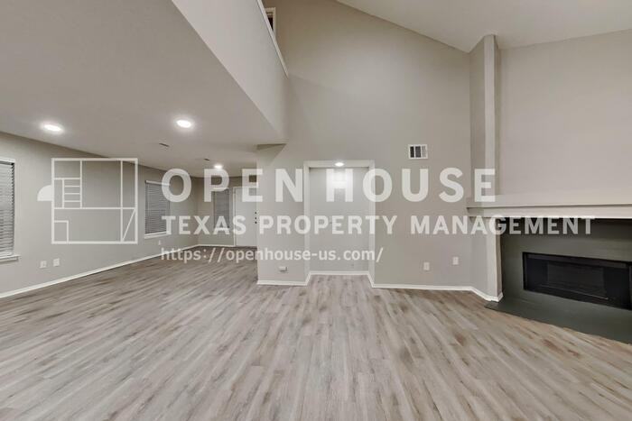 1934 Geary St - Photo 4 of 20