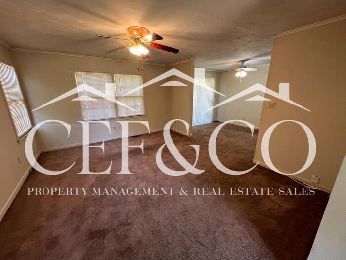 1545 White Oak St #B - Photo 2 of 15