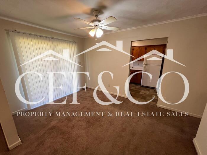 1545 White Oak St #B - Photo 4 of 15