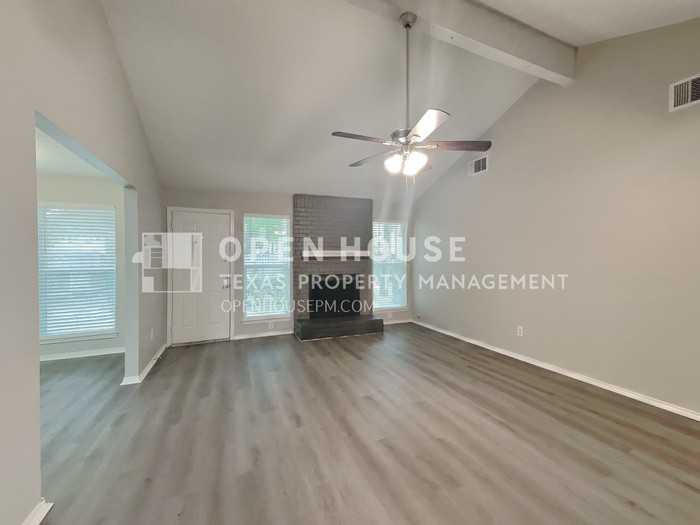 15 S Drifting Leaf Ct - Photo 4 of 20