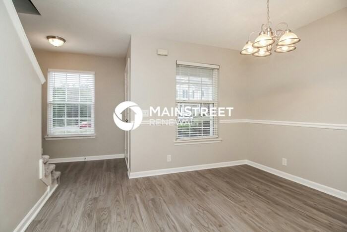 8008 Logan Dr - Photo 4 of 17