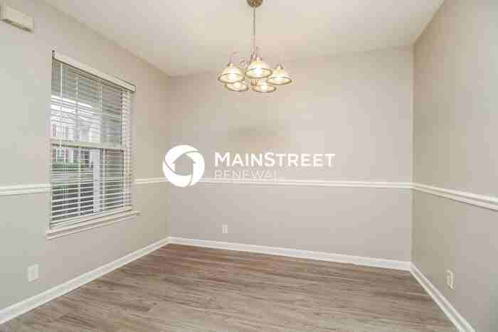 8008 Logan Dr - Photo 6 of 17